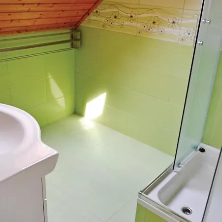 Six-bedroom Holiday In 度假居 *