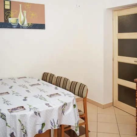 Six-bedroom Holiday In 度假居 *