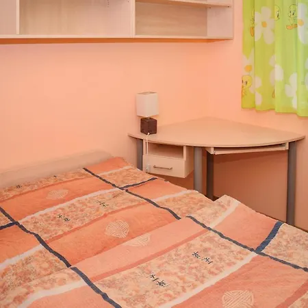 Six-bedroom Holiday In 度假居 Balatonszárszó