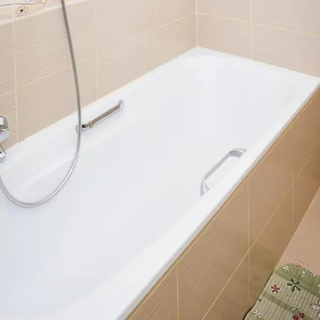 度假居 Six-bedroom Holiday In Balatonszárszó