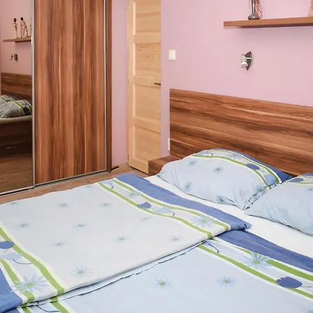 度假居 Six-bedroom Holiday In *