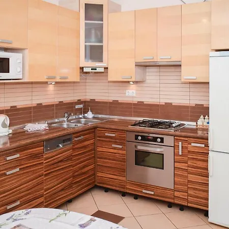 度假居 Six-bedroom Holiday In